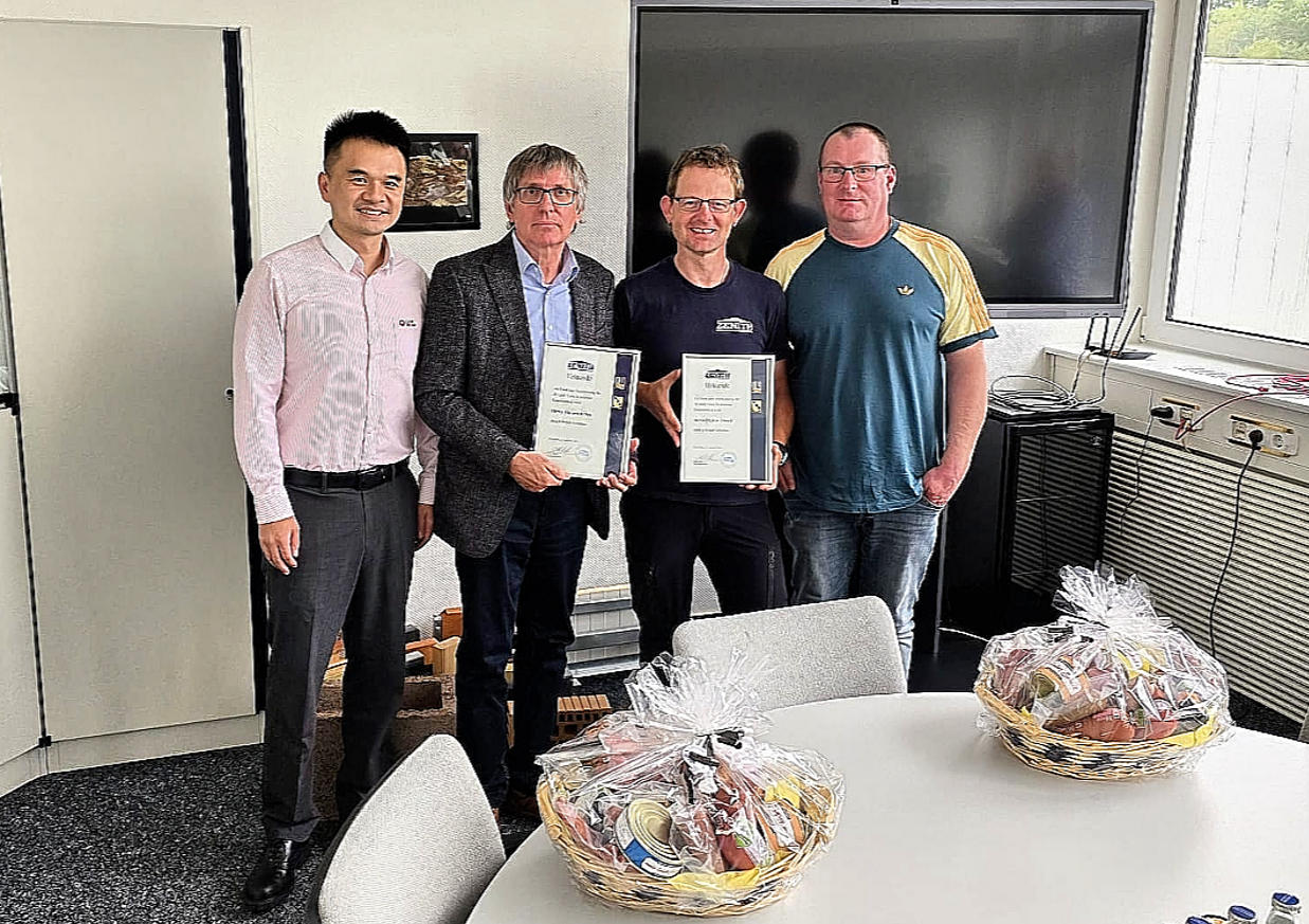 ဇွဲရှိခြင်းမှလက်မှုပညာအလေးနှုတ်ခွန်းဆက်ခြင်း